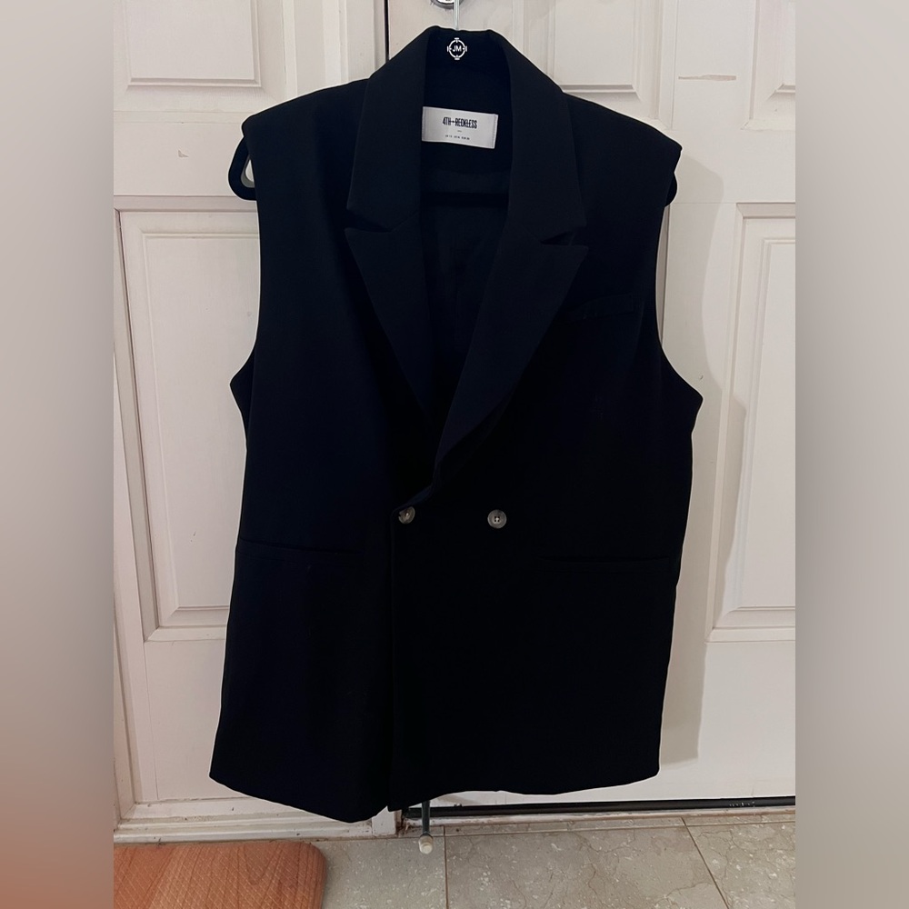 4th & Reckless Black Sleeveless Blazer Vest